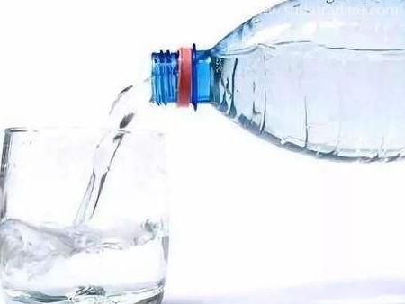 礦泉水進口清關流程是怎樣的？不清楚的看這里